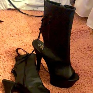 Pleaser size 11 but fits a 10 tried on never worn